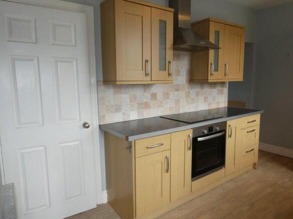 2 bed Terraced to rent Image 5