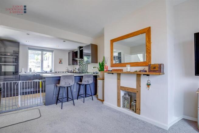 3 bed Semi-Detached for sale Image 4