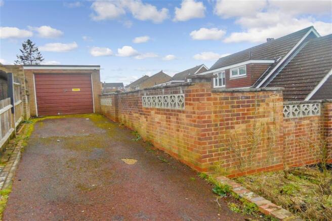 Garage/Parking