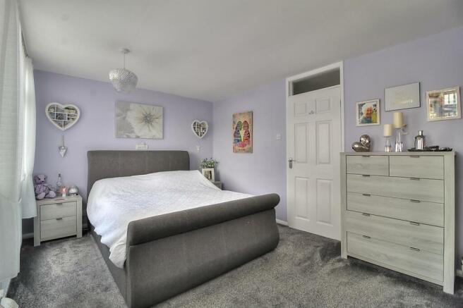 Bed 1.jpg