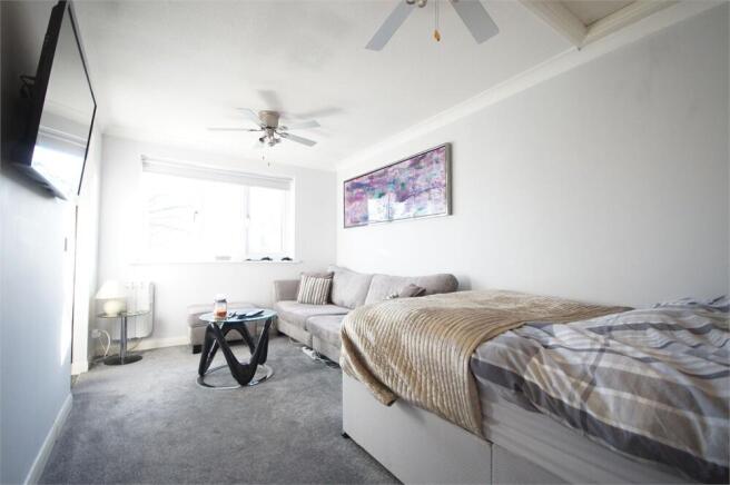 Lounge/Bedroom
