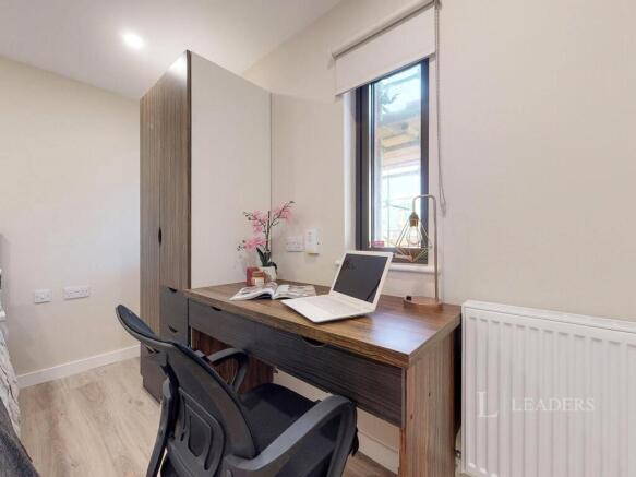 2 bed Flat to rent Image 6
