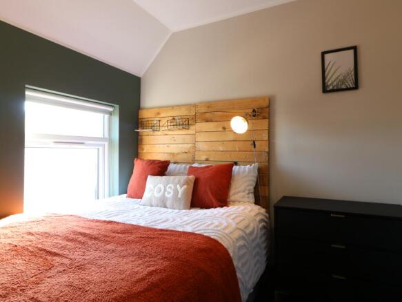 Ridgeway House, Room 3 6.JPG