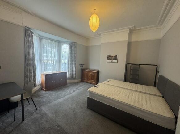 1 bed House Share to rent Image 6