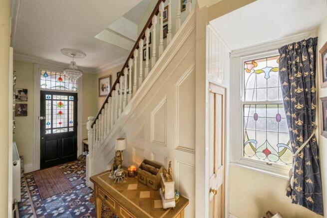 5 bed Semi-Detached for sale Image 7