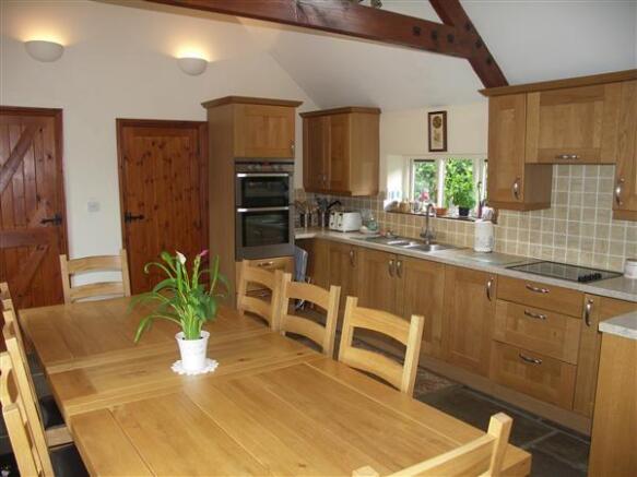 KITCHEN DINER