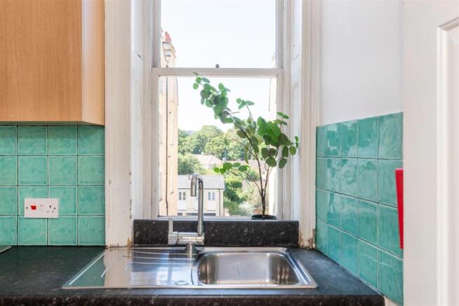 Second Floor Flat, 6 Bathwick Street-10.jpg
