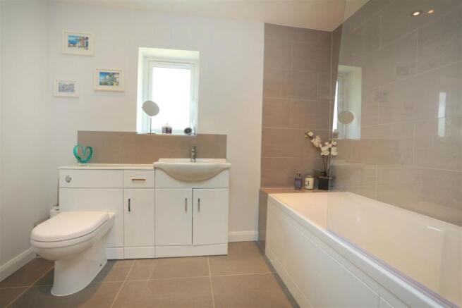 1 Glen Avon Court 24