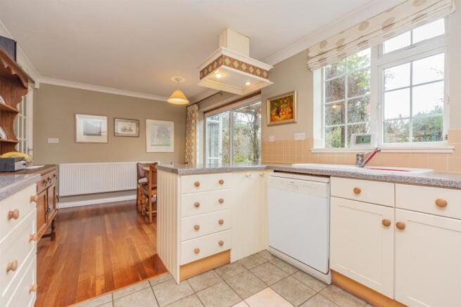 LE2 2EG-Westminster-Road-Leicester-semi-detached-h