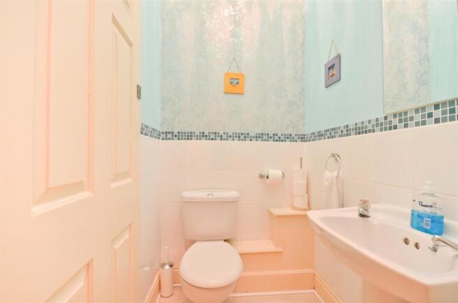 Downstairs Cloakroom WC.JPG