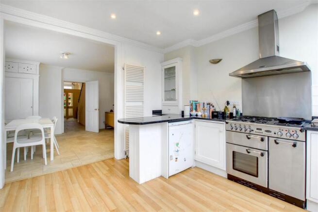 KITCHEN 2.jpg