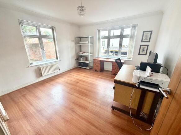2 bed Apartment for sale Image 10