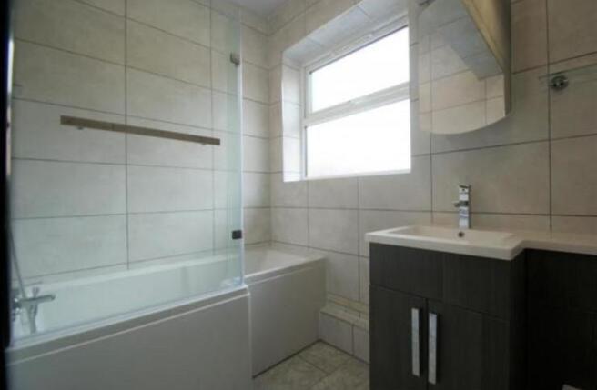 4 bed Terraced to rent Image 7