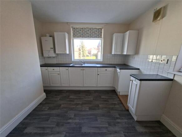 4 bed Detached for sale Image 9