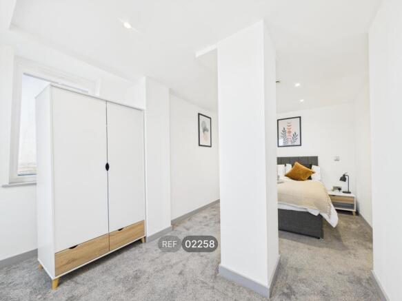 2 bed Apartment to rent Image 11
