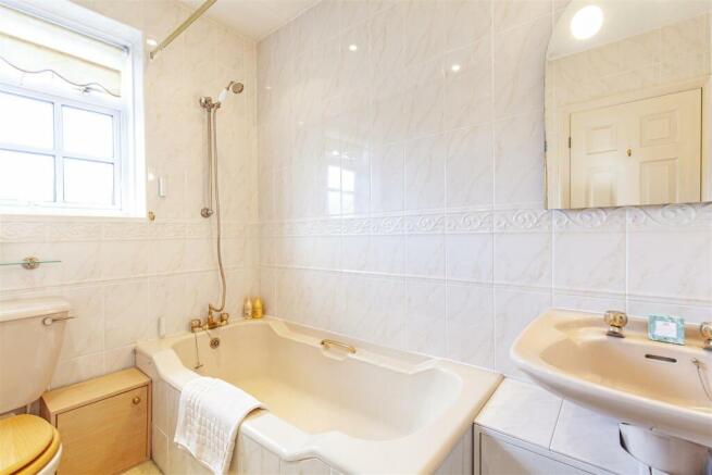 Bedroom 2 En Suite-1.jpg