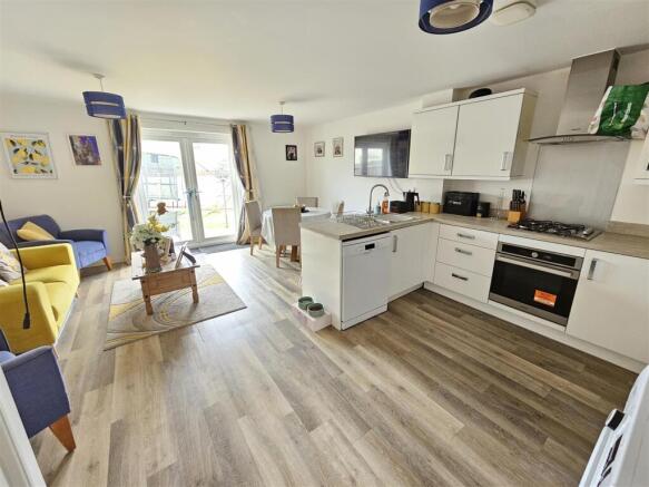 Kitchen Living Area.jpg