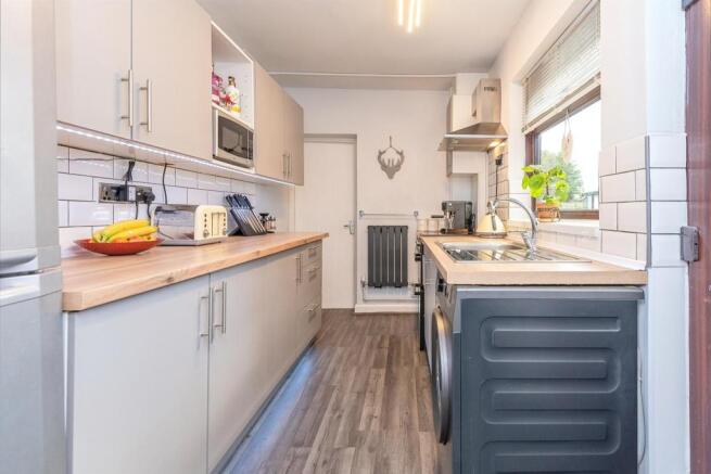 Kitchen: