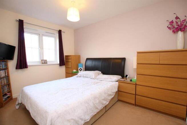 Bedroom 1.JPG