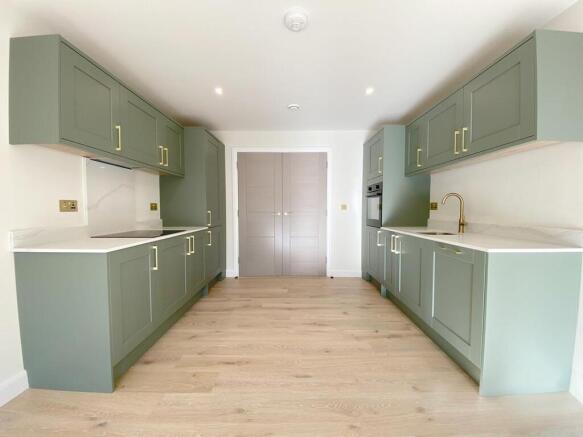 2 bed Flat for sale Image 5