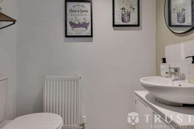 3 bed Terraced for sale Image 11