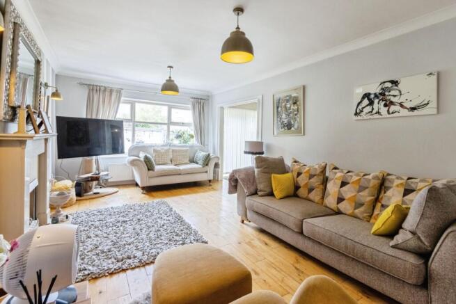 4 bed Detached for sale Image 9