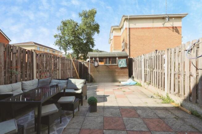 3 bed Terraced for sale Image 11
