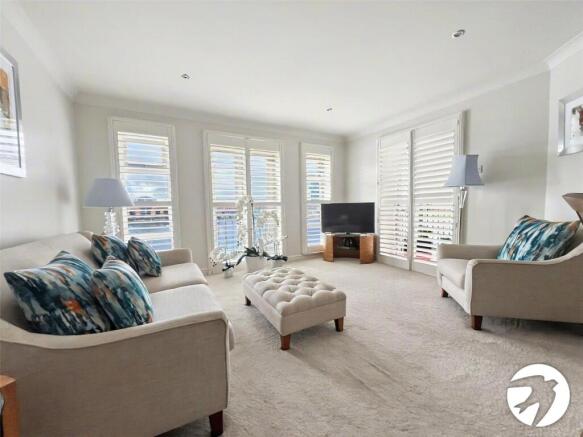 2-bed flat on Sandling Way, St. Marys Island, Chatham, Kent, ME4, £300,000