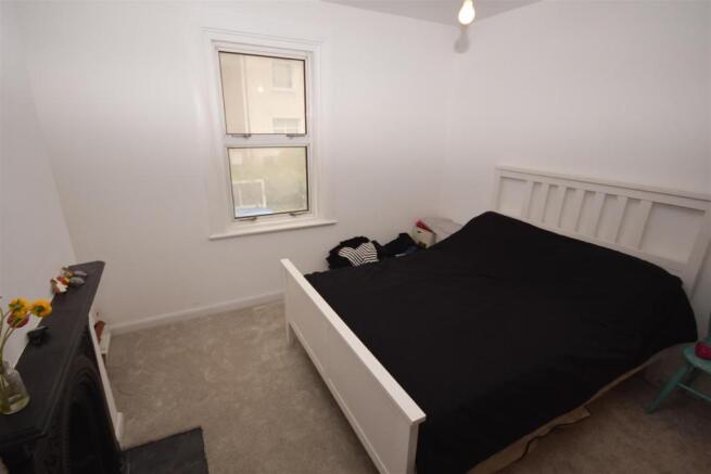 Bedroom 1.jpg