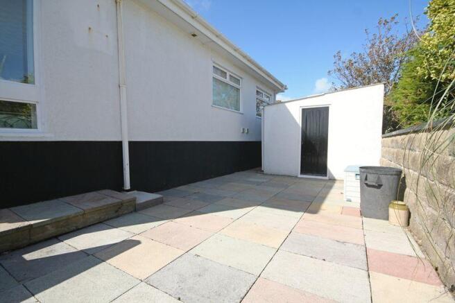 SIDE PATIO