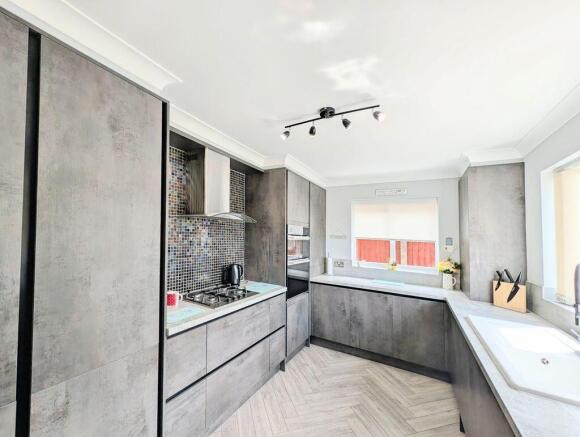Kitchen pic 1