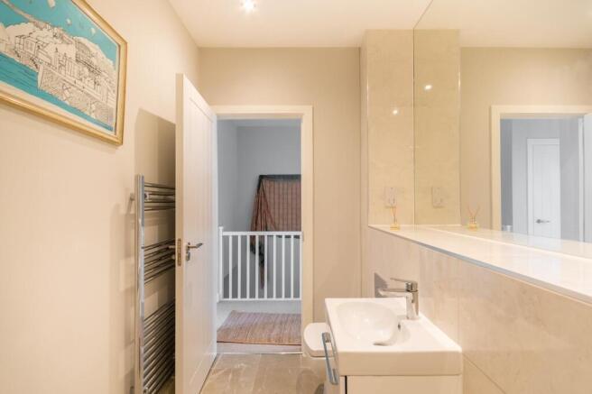 1B4RTN - Bathroom A.jpg