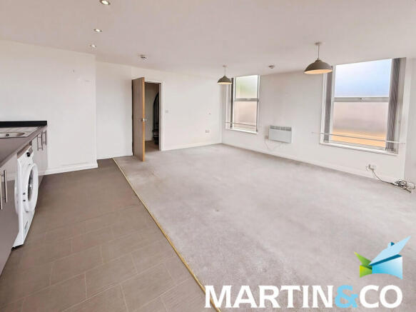 2 bed Apartment to rent Image 6