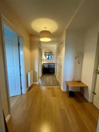 156 St Andrews Road Hallway1.jpg
