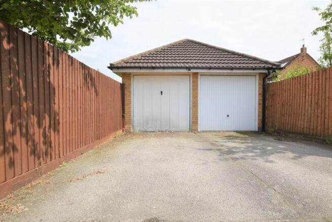 Garage/Driveway