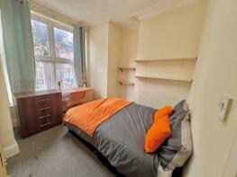 9, Brudenell View, Hyde Park, Leeds LS6 1HG