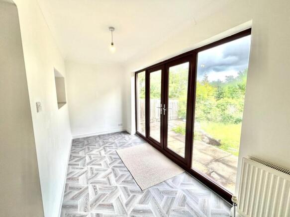 3 bed House to rent Image 5