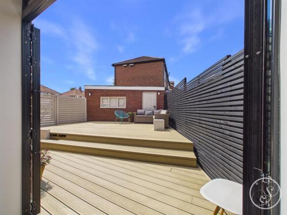 4 bed Semi-Detached for sale Image 11