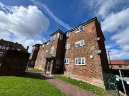 11, Coleford House, Kingsbridge Road, Romford RM3 8NR