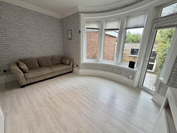 Lounge 1