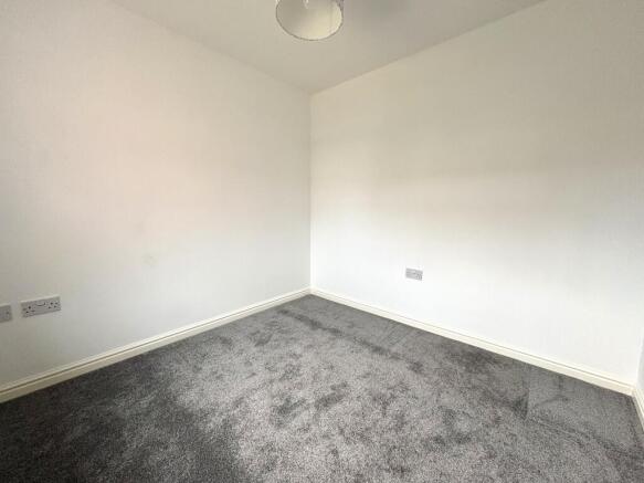 4 bed Detached to rent Image 9
