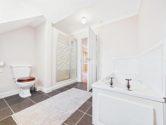 Ensuite