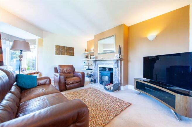 Living Room 2.jpg