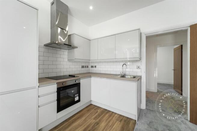 207 Cathedral Rd flat 3-2.jpg
