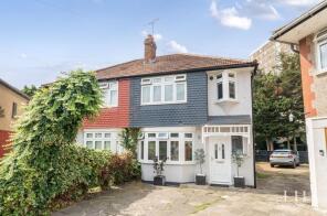 24, St Giles Close, Dagenham RM10 9TD