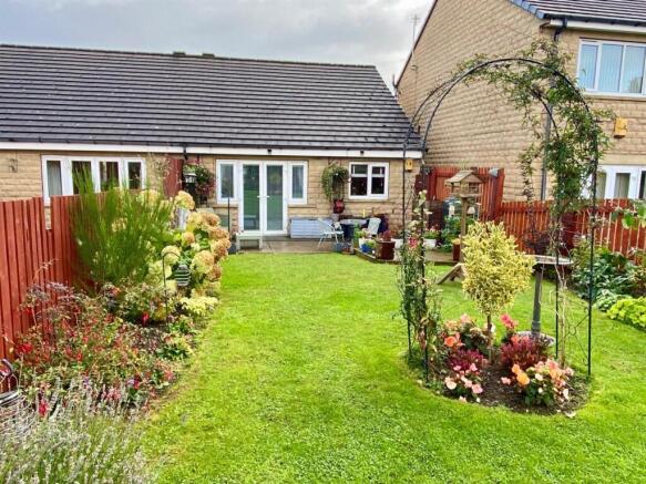 2 bed Semi-Detached Bungalow for sale Image 12