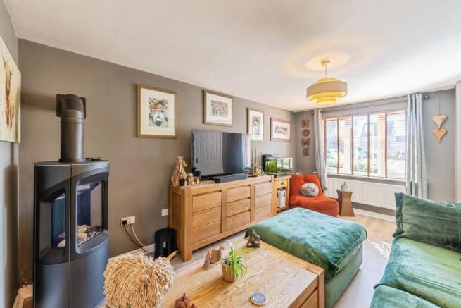 4 bed Detached for sale Image 5