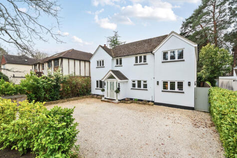 Norfolk Farm Road, Pyrford, GU22