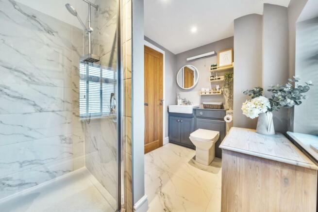 ensuite.jpeg