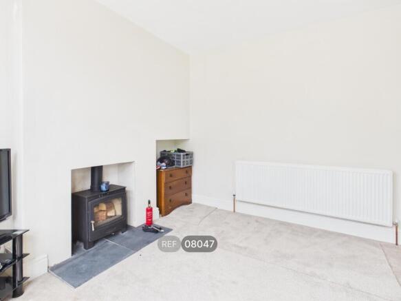 3 bed Semi-Detached to rent Image 5